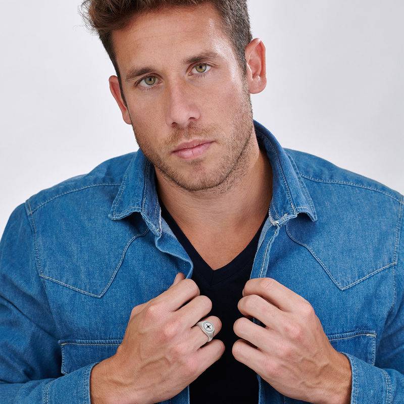 Personalized Compass Round Signet Ring in Silver for Men-3 product photo