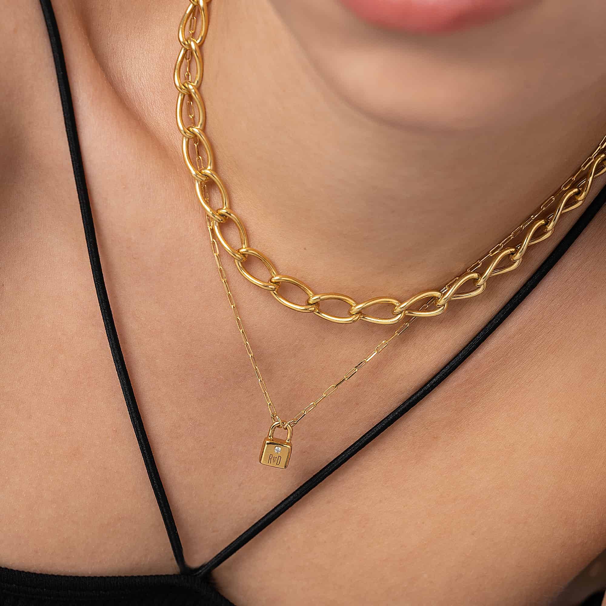 10K Yellow Gold Engraved Bar Necklace1-3 product photo