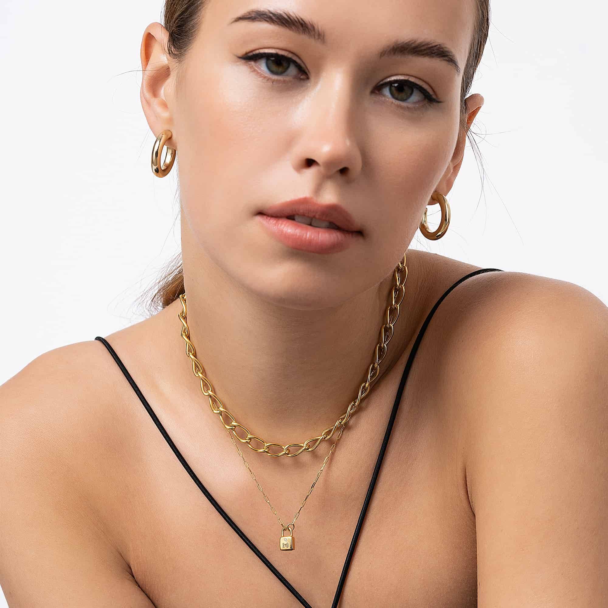 10K Yellow Gold Engraved Bar Necklace1-2 product photo